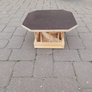 Podstawa pod poidło – grytownik dla gołębi